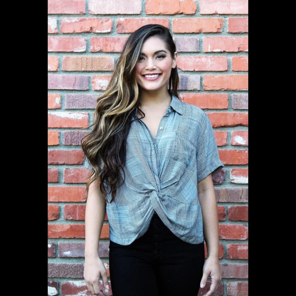 Love Stitch Plaid Top With Knot Detail